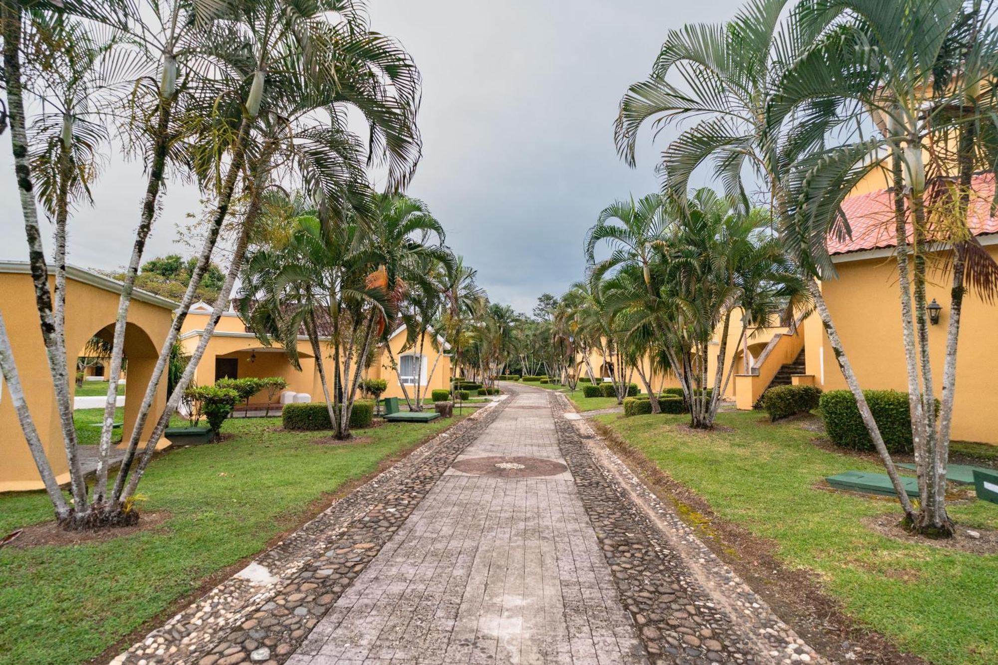 Amatique Bay Hotel Puerto Barrios Exterior foto