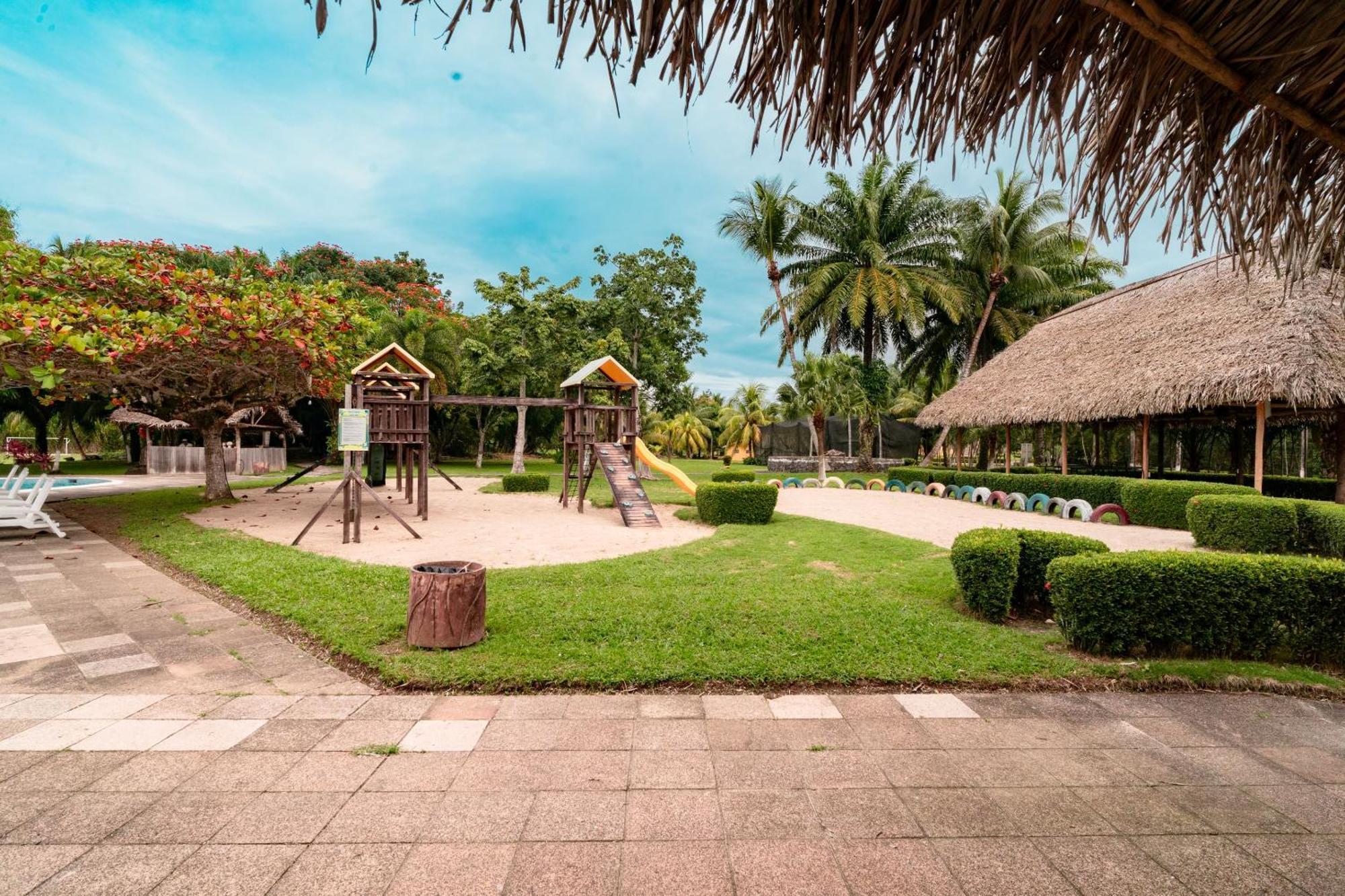 Amatique Bay Hotel Puerto Barrios Exterior foto