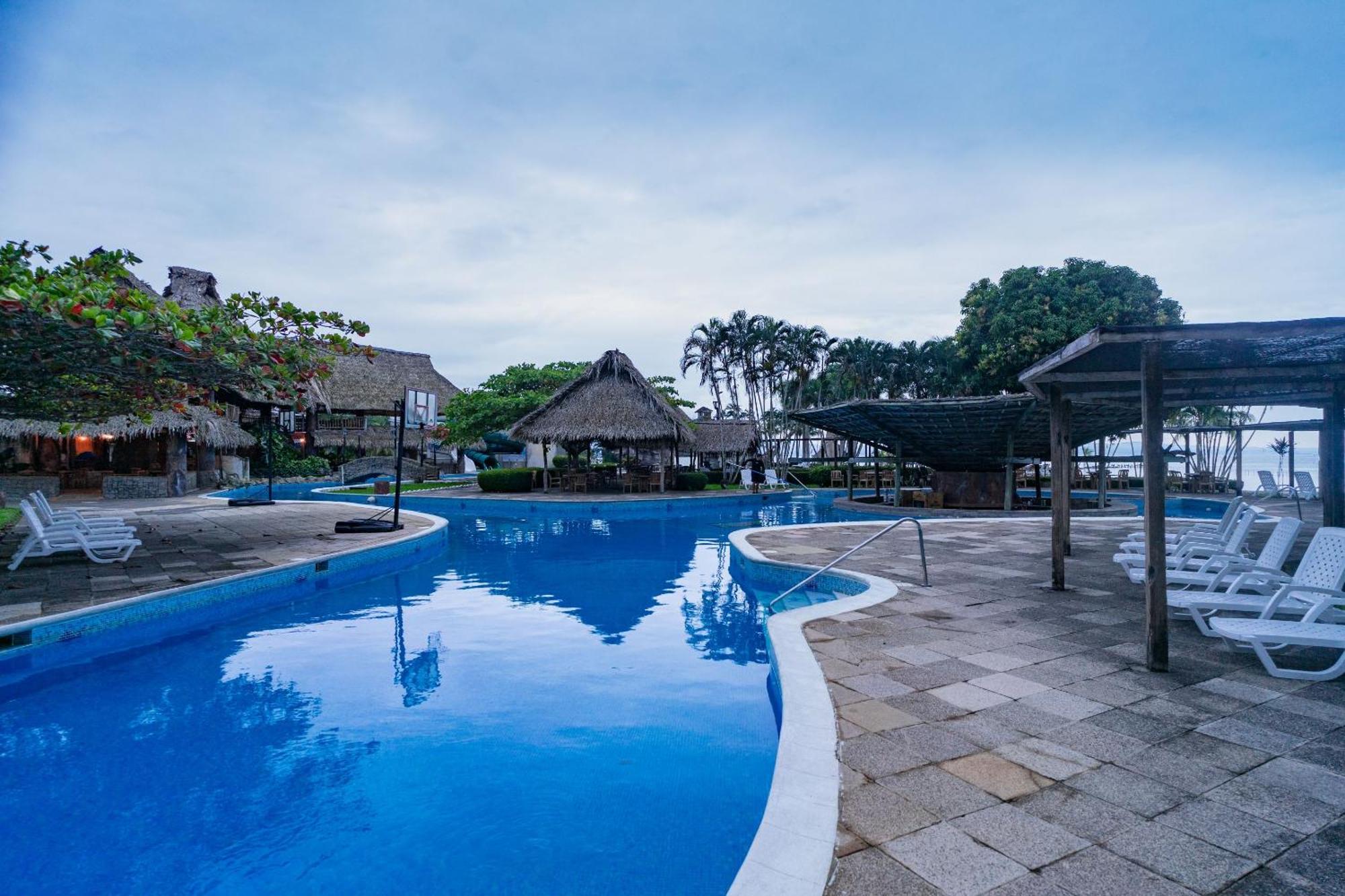 Amatique Bay Hotel Puerto Barrios Exterior foto